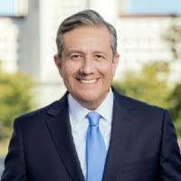 Sean Doss's Instagram, Twitter & Facebook