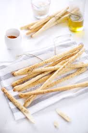 Gressins A La Fleur De Sel Et Au Piment D Espelette Chefnini Recette Piment Espelette Gressins Piment