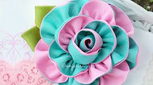 Como Hacer La Flor De La Cinta Ribbon Flower Tutorial Fabric Flowers Diy Ribbon Flowers Diy