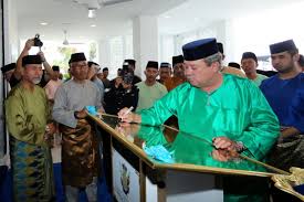 Jmf yang dikuasai penuh oleh sultan johor ternyata memberikan keuntungan ekonomi kepadanya. Sultan Johor Mahu Daerah Kulaijaya Ditukar Kepada Nama Asal Kulai Semasa Mstar