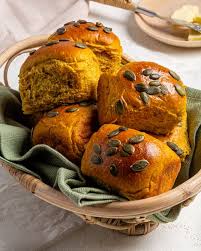 Pumpkin Spice Pull Apart Dinner Rolls Recipe Dinner Rolls Homemade Pumpkin Puree Homemade Pumpkin