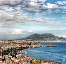 Feb 25, 2021 · italy is a sovereign nation occupying 301,340 km2(116,350 sq mi) in southern europe. Italien Neapel Eine Stadt Mit Morbidem Charme Bilder Fotos Welt