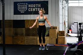 We had another very successful workshop with Dr. Kara Compton, DPT, from  @poweredxmovement this past weekend! This one was all about knee health,  learning efficient movement patterns to ensure healthy knees and