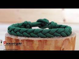 Pull tight to secure to the d ring. Clean Braided Paracord Bracelet 3 Strand Flat Braid Youtube