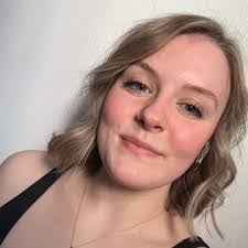 Rachel Devries's Instagram, Twitter & Facebook