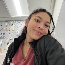 ava decker :) 🏳️‍🌈 (@heyitsavamarie)