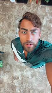 Zach Kc Young (@zachyoungkc)