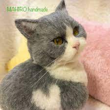 mahiro handmade ブリティッシュショートヘアー バケツ猫商品説明 数ある作品の中から お目にとめていただき光栄です 入札をご検討の方は 最後まで お読みいただきますようお願い申し上げます 羊毛フェルトで作った ブリティッシュショートヘアーの猫ちゃんです バケ