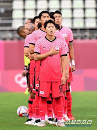 Mbc는 25일 일본 가시마 스타디움에서 열린 한국과 루마니아의 도쿄 올림픽 남자 축구 b조 2차전에서 루마니아 선수 라즈반 마린이 자책골을 넣자 중간 광고 우측 상단에 '고마워요 마린 자책골'이라는 자막을 띄웠다. 8 Hi8p6iqcvotm