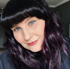 What are the best treatment options for a cat with FIC and blood in urine?