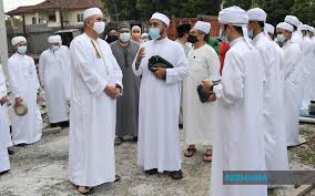 If you want to learn kabar angin in english, you will find the translation here, along with other translations from javanese to english. Bernama Annuar Sifatkan Khabar Angin Kahwin Penyanyi Sebagai Fitnah
