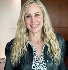 Erika Renner's Instagram, Twitter & Facebook