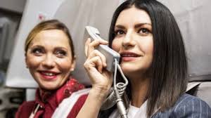 (middle version)ascolta le mie canzoni: . Scatola E Il Nuovo Singolo Di Laura Pausini Tv Sorrisi E Canzoni
