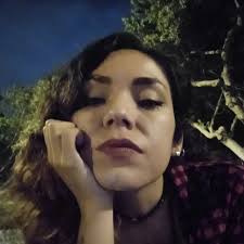 Her name is Willow Sage Hart,and she's that one girl with so many talents  😊❤