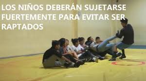 Hay incluso torneos, competencias y premios de 40 durante las fiestas de quito. Juego Tradicional San Miguel Youtube