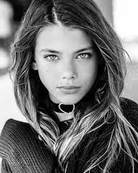 Black And White Pictures Of Women S Faces With Value Laneya Grace Photographer Alex Kruk 2016 Laneyagrace Photoshoot Teenmodel Beautifuleyes Greeneyes Blackandwhi Beauty Girl Beautiful Eyes Laneya Grace
