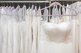 Immerhin will man dieses schnell in handen halten konnen und sich dieses immer wieder anschauen bevor man dann endlich heiratet. Bridal Store Brautkleider Shop Atelier Mona Berg Brautkleider Hamburg Brautmode Vintage Boho 9 Monaberg