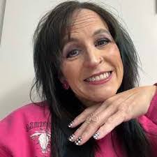 Gwen Fuchs's Instagram, Twitter & Facebook