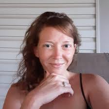 Roxanne Strom's Instagram, Twitter & Facebook