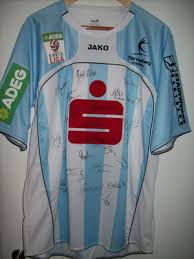 Deze pagina onthoudt een compleet overzicht van alle geabsolveerde en al vastgelegde seizoenwedstrijden als ook het seizoensbalans van de club tsv hartberg in het seizoen 18/19. Tsv Hartberg Matchworn Trikotss Jimdo Page