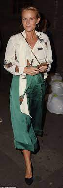 Alisan porter #90's #celebrities #childhoodstars. Davinia Taylor Says She S Lucky To Experience 90s Excess