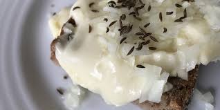 Quark entsteht quasi aus dickmilch und ist selbst ein vorprodukt des käses, manchmal wird quark sogar als frischkäse bezeichnet. Sudhessische Heimatkuche Kase Aus Der Waschmaschine Taz De