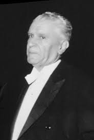 León Villaverde, Agustín