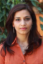 𝙃𝙐𝙈𝘼𝙉 𝙑𝙄𝙊𝙇𝙄𝙉𝙎 is a sensorial VR experience