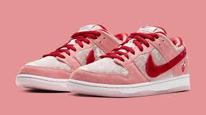 The model of choice is the nike sb dunk low, which bears pink suede and velvet panels the word making rounds is that this sb dunk low will release on or around valentine's day. Strangelove Nike Sb Dunk Low Valentine S Day Ct2552 800 Sole Collector
