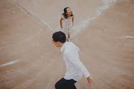 singapore wedding photographer east coast park skate park prewedding 16 engagement photos prewedding photography pre wedding photoshoot