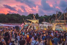 To rave) is an organised dance party at a warehouse, forest, cave or other private property or public space, typically featuring performances by djs. Tulum Says No To Rave Parties 6am