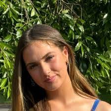 Aileen Smith's Instagram, Twitter & Facebook