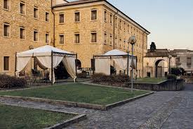 Casa albergo villa maria è una casa di riposo che pone l'attenzione alla persona nella sua singolarità. Sereni Orizzonti Case Di Riposo Rsa Residenze Per Anziani Residenza Per Anziani Residenza Socio Sanitaria Polo Socio Sanitario In Friuli Veneto Piemonte Lombardia Emilia Romagna Liguria Toscana E Sardegna
