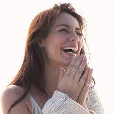 She is of portuguese, italian and spanish descent. Paolla Oliveira Facebook