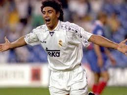 He began his career playing for pumas de la unam in 1976. Manolo Sanchis Revela Secretos De Hugo Sanchez En El Vestidor Del Real Madrid Soy Futbol