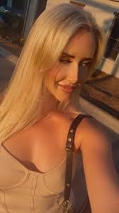 Miranda Mowry's Instagram, Twitter & Facebook