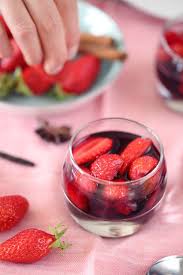 Fraises Au Vin Rouge Chefnini Recette Recettes De Cuisine Recette Avec Des Fraises Fraise