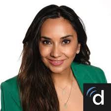 Loretta Sullivan's Instagram, Twitter & Facebook