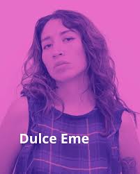 Como parte de la iniciativa del programa de difusión, presentamos las  #ObrasDeEstudiantesYEgresadxs: Darinka Mirelle es una artista visual cuya  práctica surge de una temprana exploración autodidacta con acuarela,  grafito y acrílico. Actualmente