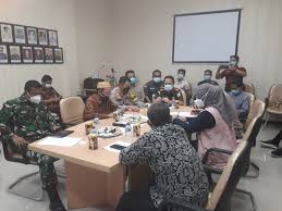 Jelas itu menyimpang, sudah terlalu jauh itu, ujarnya. C2le739n4wqwwm
