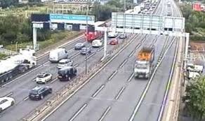 Inrix reports that delays on the m6 are now down to 40 minutes while the m61 is down to 25 minutes. M6 Traffic Motorway Closed After Car Crash Near Walsall West Midlands Uk News Express Co Uk