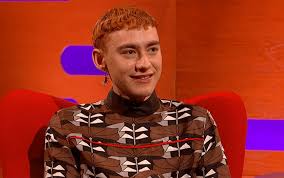 But when gloria asks jill for a strange favour, she's trapped in a world of lies as the shadow of aids gets closer. Olly Alexander Talks Similarities With It S A Sin Character And Covid Conspiracists