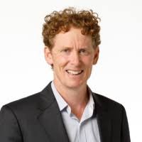 200+ perfiles de «Upton»