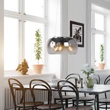 Denne Lampen Med Rokt Glass Er Bade Retro Og Moderne Vi Tror Den Passer Perfekt Over Spisebordet Eller I Stuen Roktglass In 2020 Home Decor Home Decor