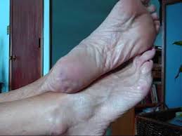 I love mature soles, thanks for sharing. Veiny Mature Feet Massage Youtube