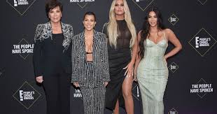 Les épisodes de l'incroyable famille kardashian. Kim Kardashian Annonce La Fin De L Incroyable Famille Kardashian Apres 14 Ans Et 20 Saisons Purebreak