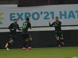 3' hatayspor, abdulkerim'in yaptığı faul sonucu ceza sahasının sağından serbest vuruş kazandı. Tbizoklvokiunm