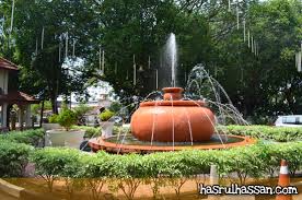 Tengku panglima besar kemudian meluaskannya dengan tiga tiang bulat dan tiga kubah. 7 Pilihan Tempat Menarik Di Kota Bharu