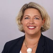 Diana Faber's Instagram, Twitter & Facebook