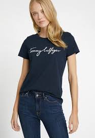 You'll receive email and feed alerts when new items arrive. Tommy Hilfiger Heritage Crew Neck Graphic Tee T Shirt Print Midnight Dunkelblau Zalando De